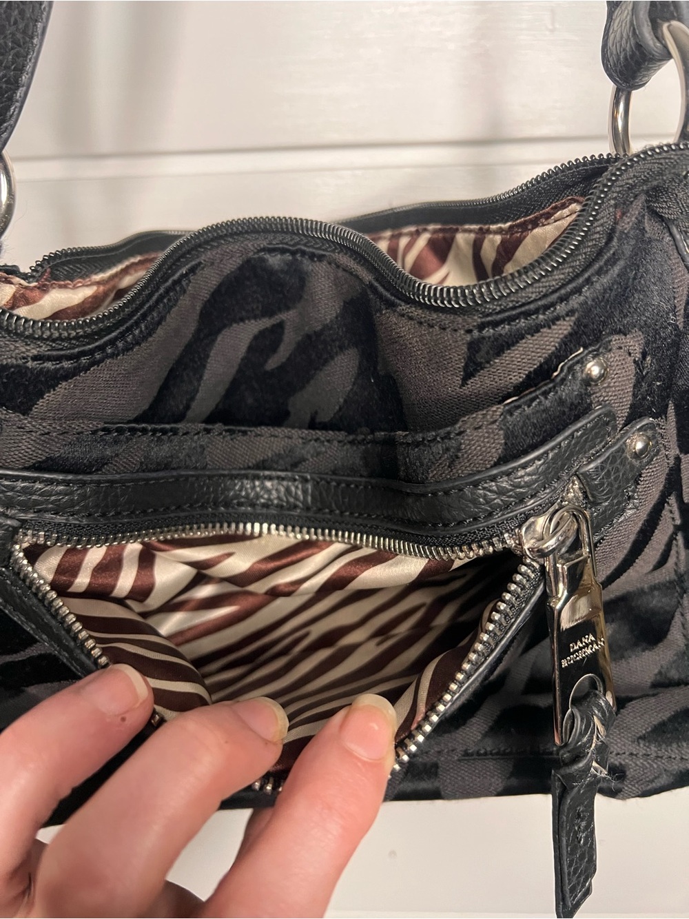 Dana Buchman Black Grey Zebra Print Crossbody Bag Purse Jacquard Knit Pocket